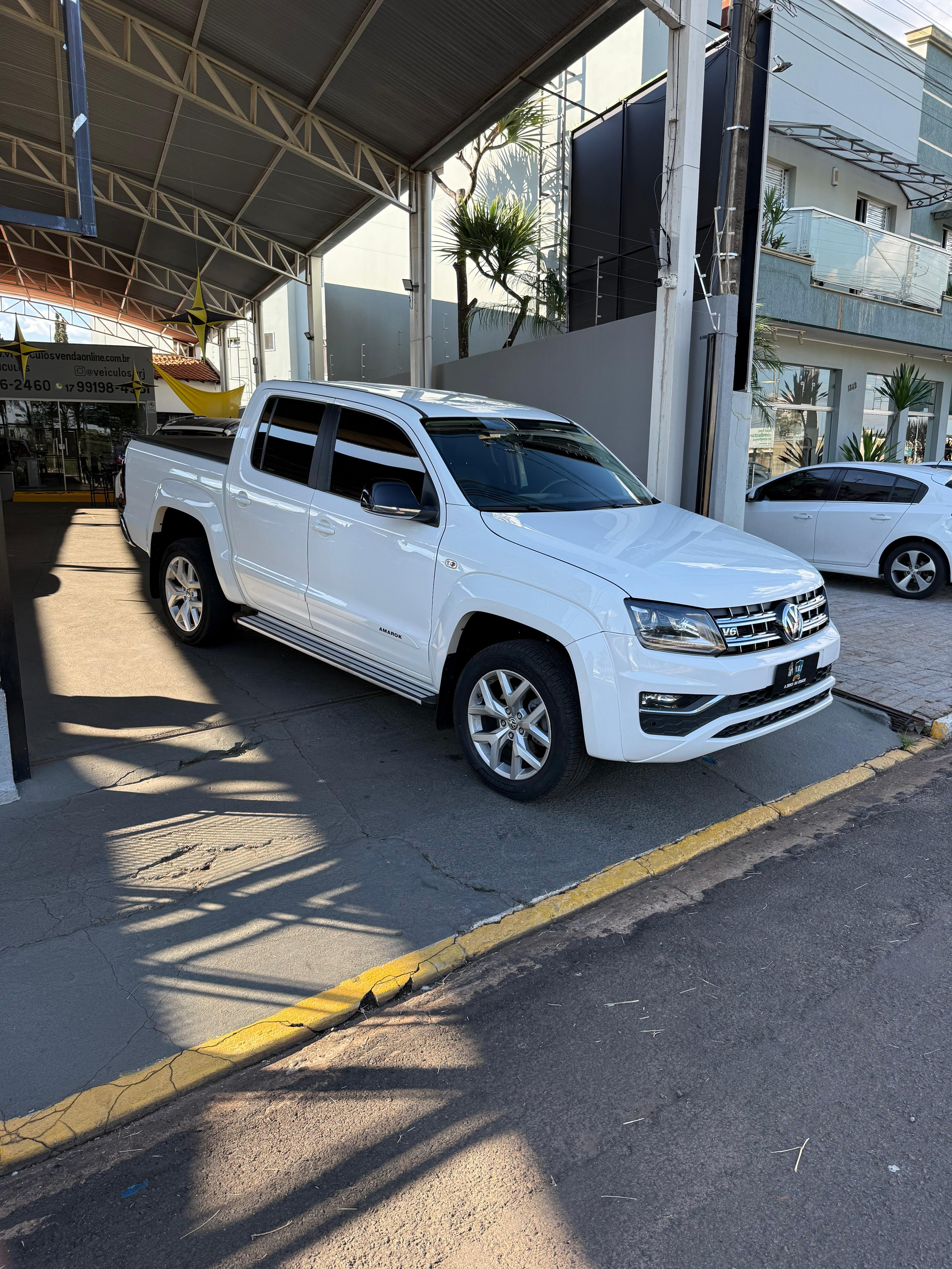 VOLKSWAGEN Amarok