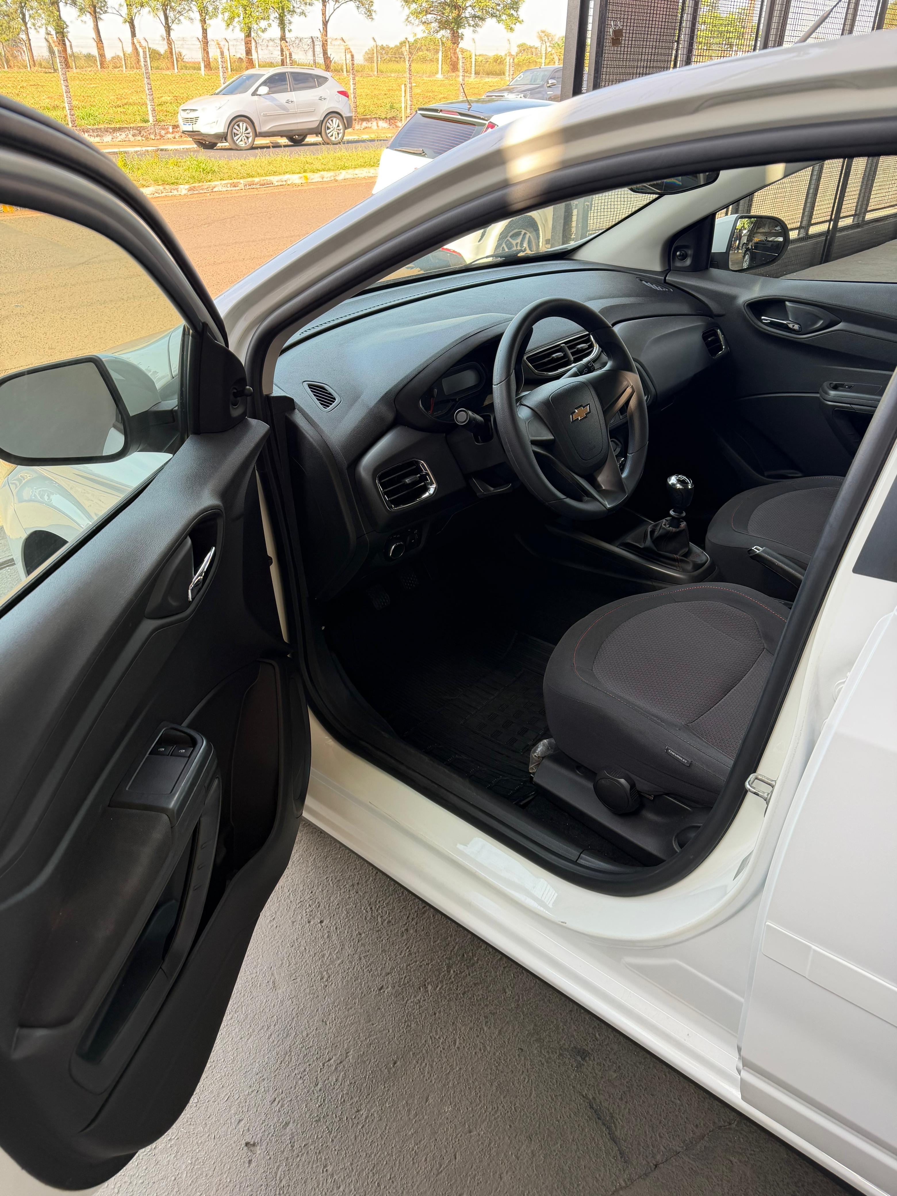 CHEVROLET Onix - miniatura 4
