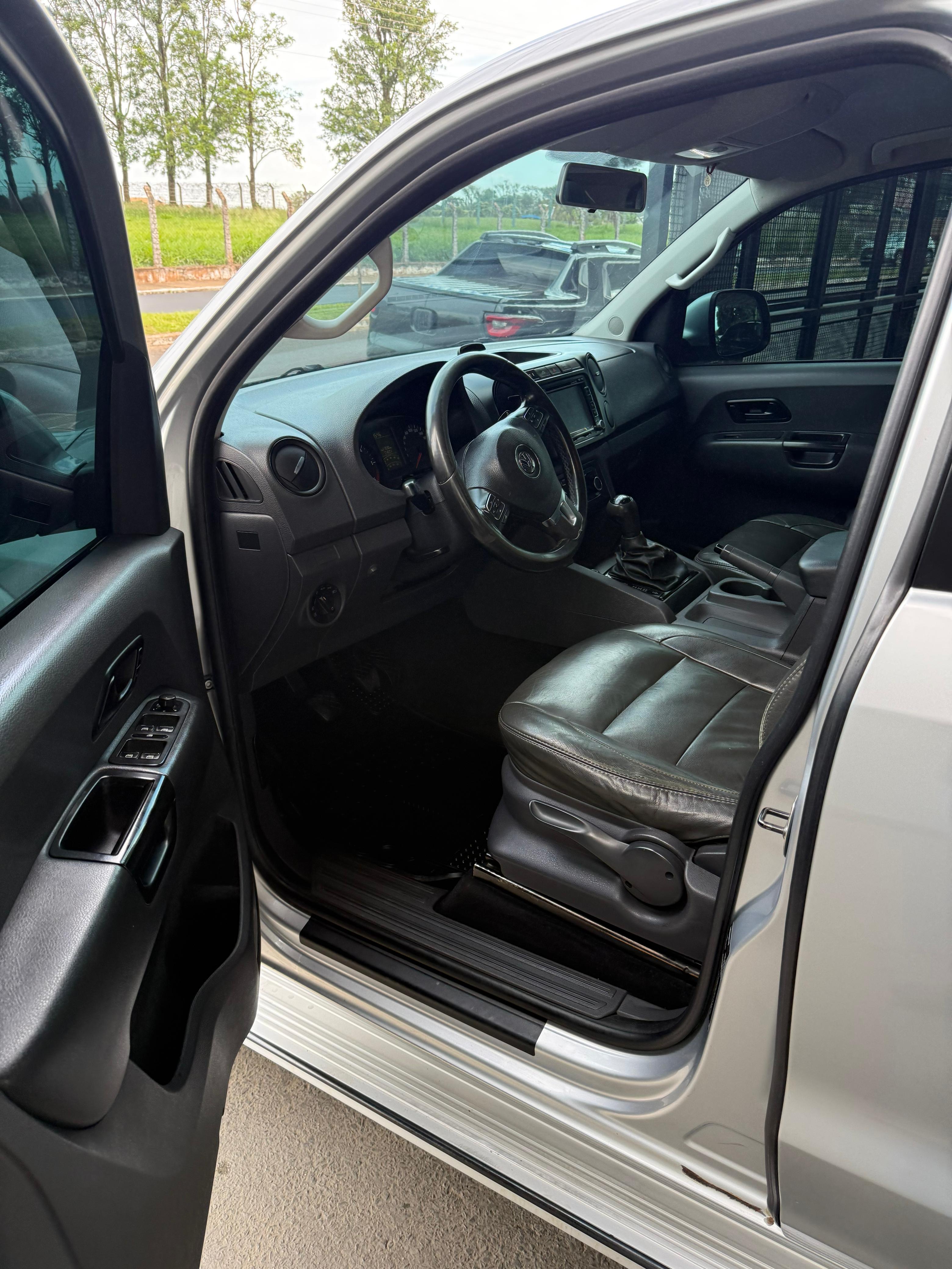 VOLKSWAGEN Amarok - miniatura 4