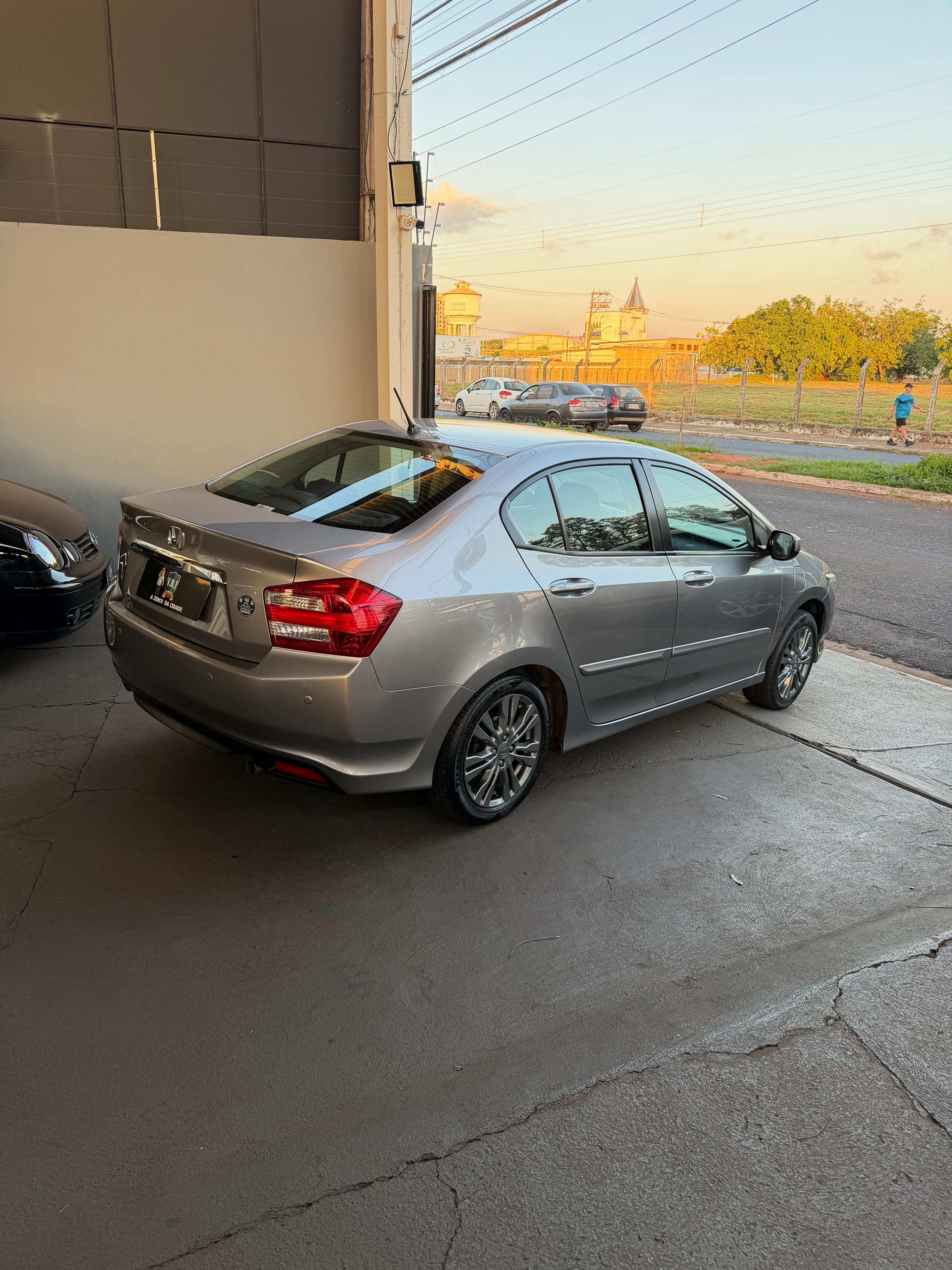 HONDA City Sedan - miniatura 8
