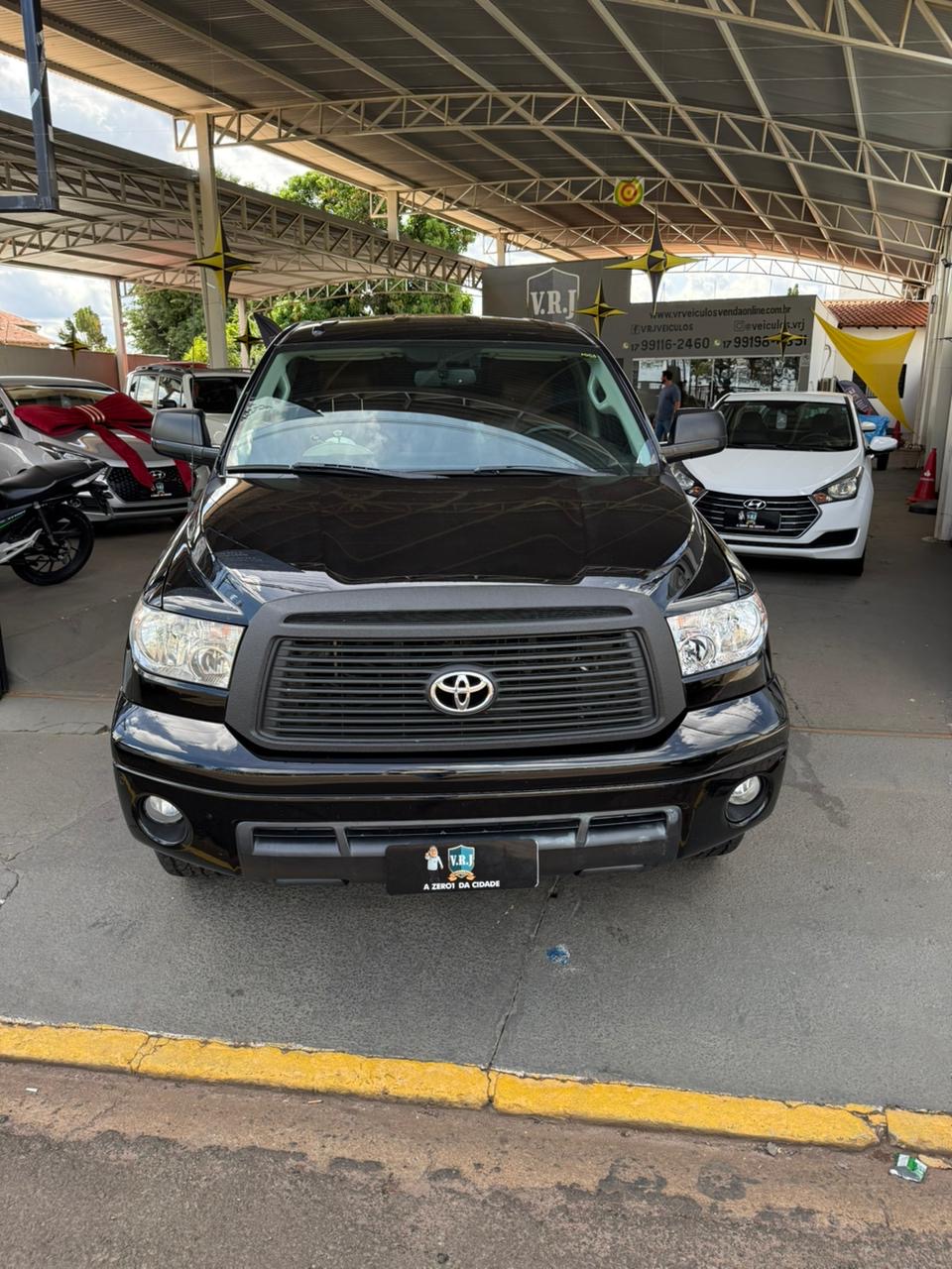 TOYOTA Tundra Crewmax 5.7 V8 - miniatura 2