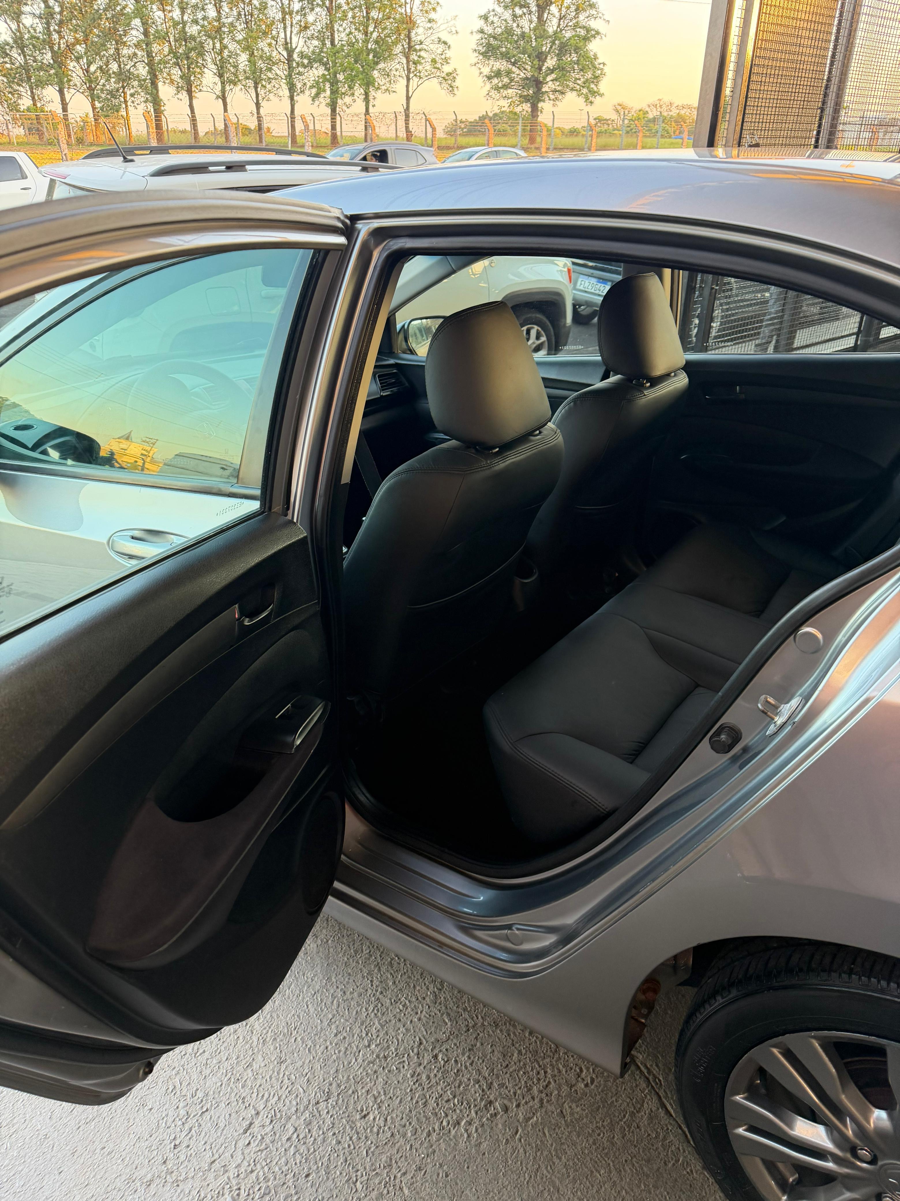 HONDA City Sedan - miniatura 6